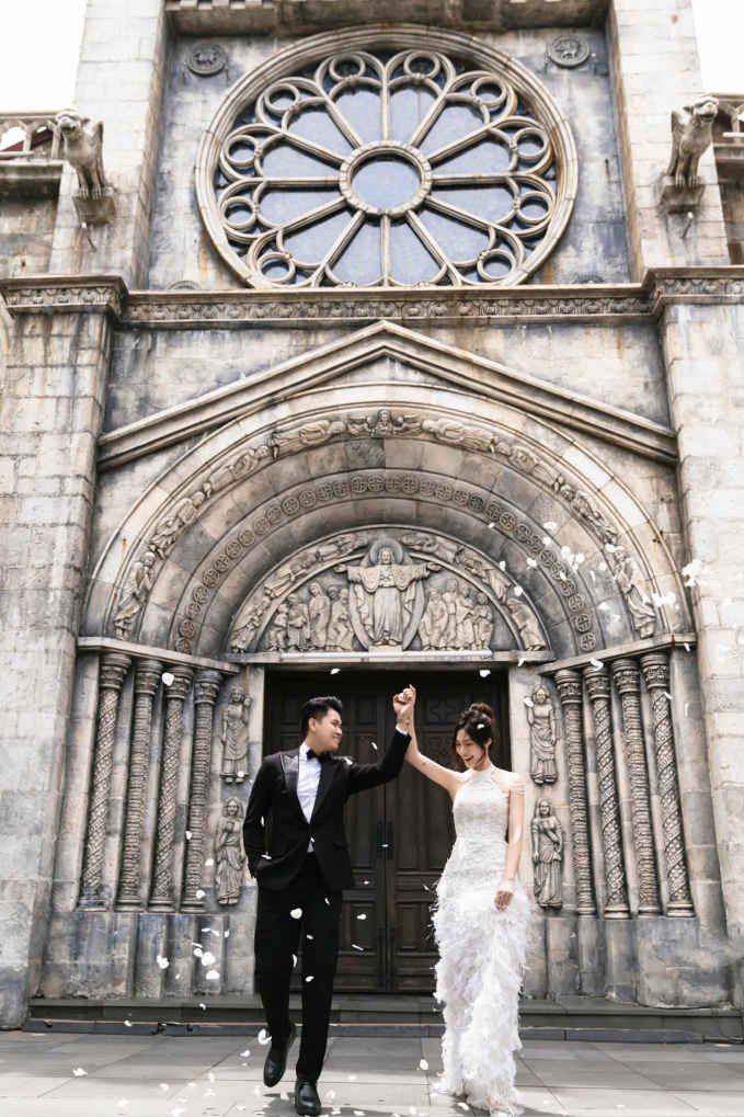 Ngay lập tức Trần Việt Hương đã nhận được những lời chúc tốt đẹp của bạn bè, đồng đội và người hâm mộ