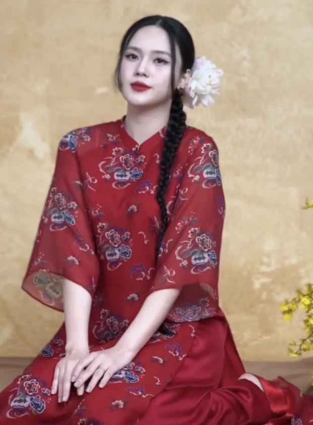 Đúng là hot girl Tuyên Quang nên nhan sắc "10 điểm không có nhưng".