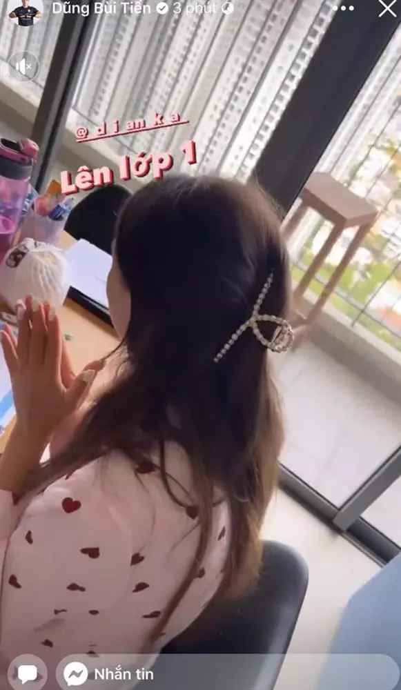 Chả là Dianka muốn hiểu biết thêm về dải đất hình chữ S nên đã nhờ chồng làm thầy giáo chỉ bảo.