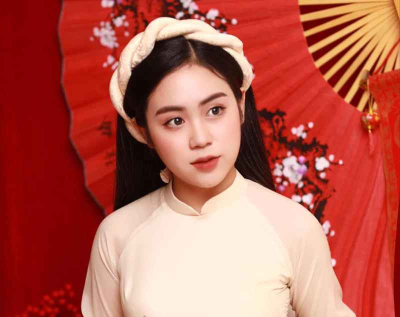 Dù chưa thành thạo tiếng Việt nhưng bằng tình yêu, niềm đam mê tìm hiểu văn hóa Việt Nam, nữ du học sinh Lào Maysa đã lan toả văn hoá Việt thông qua các video, clip, hình ảnh đăng tải của mình trên mạng xã hội.