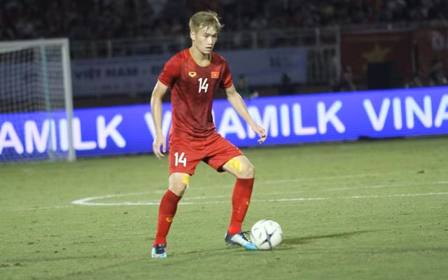 Ở đội tuyển Việt Nam hiện tại, chỉ có duy nhất Đặng Văn Lâm đang thi đấu ở nước ngoài.