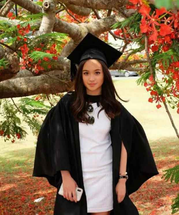 Nuanwan Phanachet có học vấn rất cao và sẵn sàng tiếp nhận lại công việc kinh doanh của gia đình