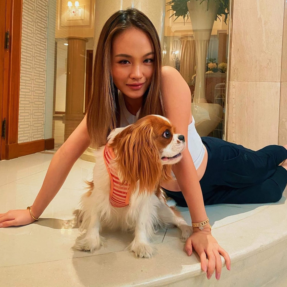 Về Nualphan Lamsam, bà được coi là một trong những "mỹ nhân không tuổi" của đội tuyển Quốc gia lẫn U23 Thái Lan.