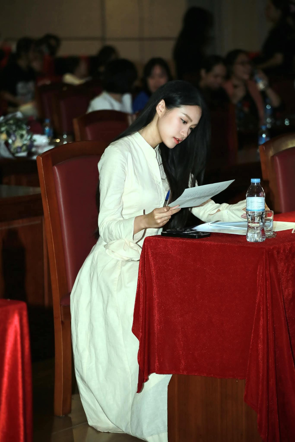 Doãn Hải My thời gian gần đây còn tham gia livestream bán hàng trên các nền tảng số. Mới nhất, cô nàng lên sóng cùng với Văn Toàn, Hòa Minzy...