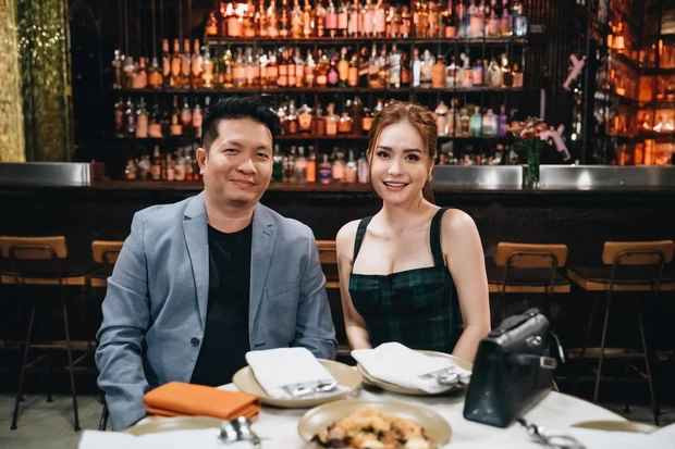 Ngoài khoe tiền của, vợ chồng Nguyễn Quốc Vũ - Đoàn Di Băng cũng thường xuyên khiến dân mạng ghen tị vì khoản phát "cẩu lương".