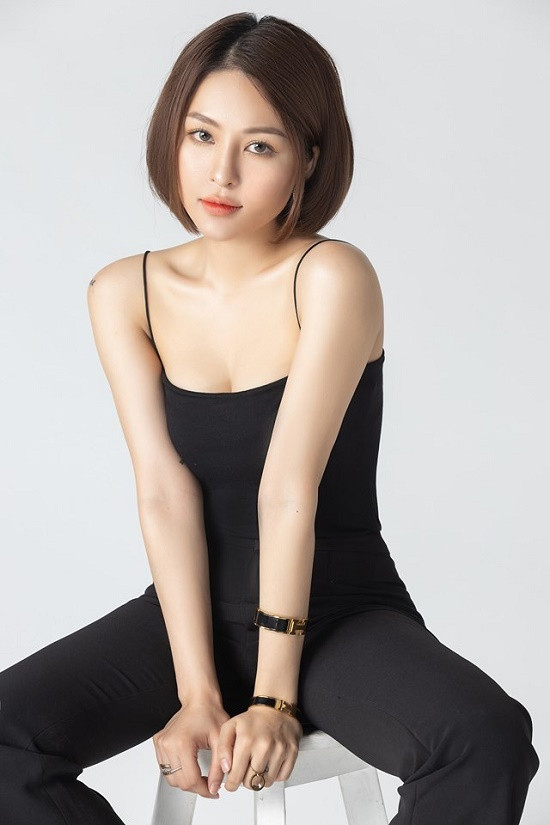 Bên cạnh tình yêu với bóng đá, Trâm Anh cũng đam mê với Golf và không ít những khoảnh khắc tập luyện môn thể thao quý tộc này được cô đăng tải trên trang cá nhân.