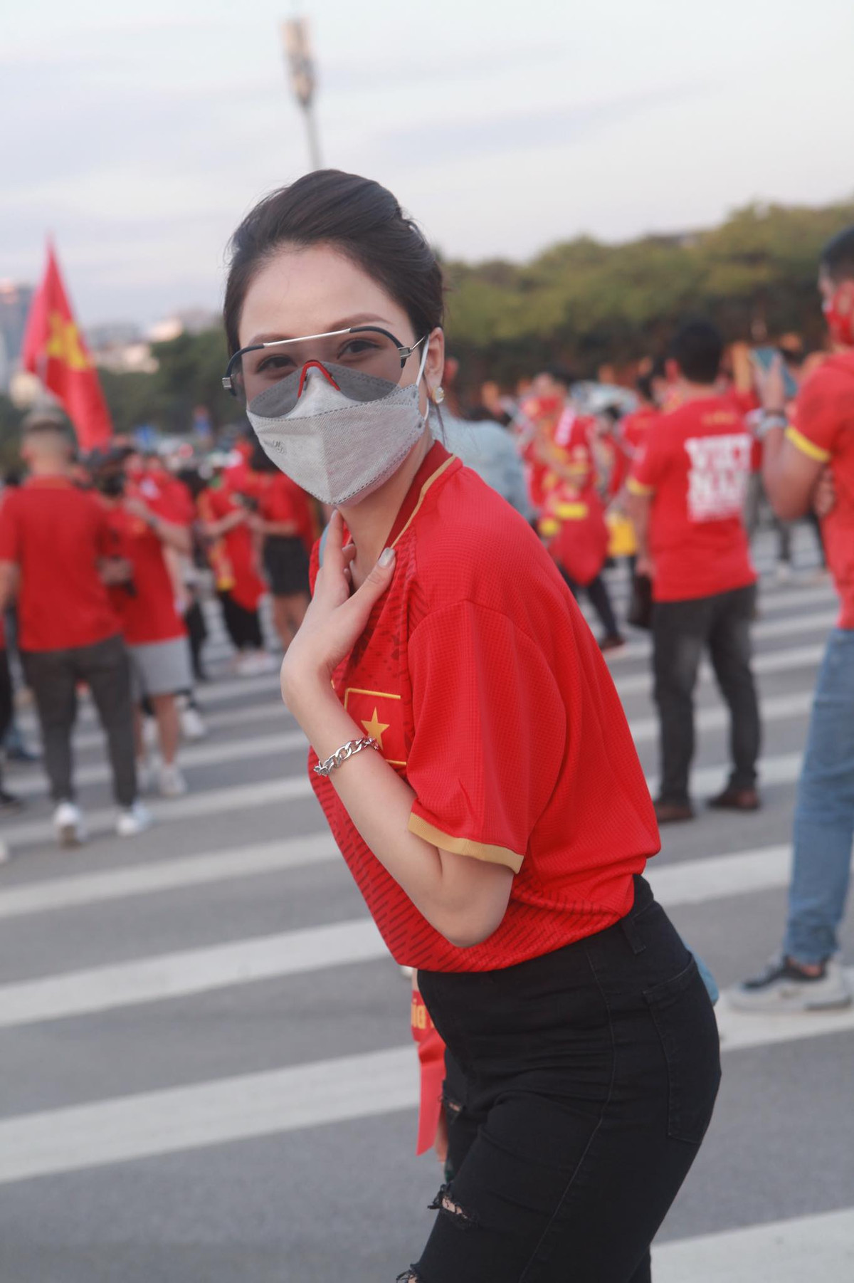 Kể từ sau khi công khai hút mỡ bụng và chăm chỉ tập tành, càng ngày Trâm Anh càng thích khoe những hình ảnh theo phong cách quyến rũ.