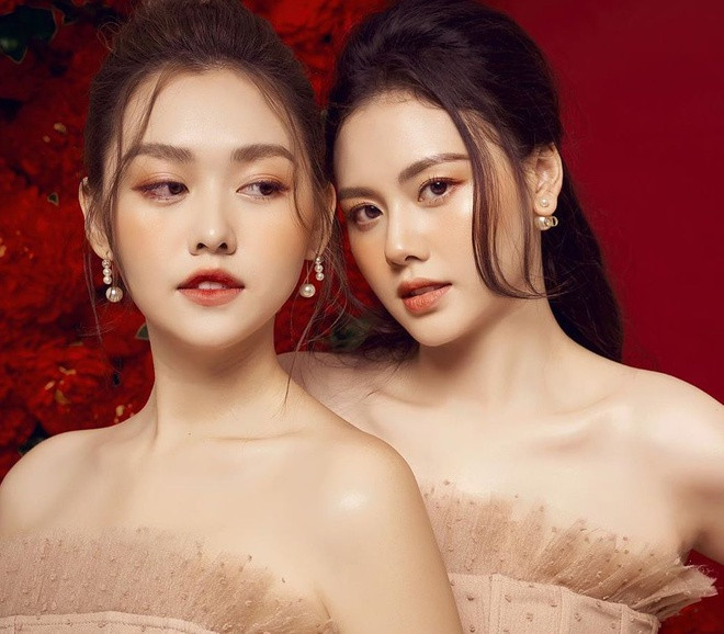 Có thể thấy, hot girl Nghệ An và Tường San đều sở hữu đôi mắt to tròn, sóng mũi cao và đôi môi gợi cảm.