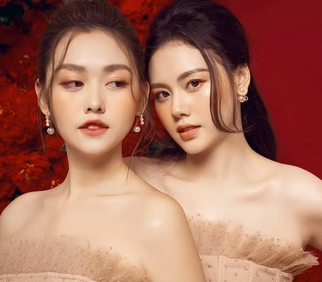 Có thể thấy, hot girl Nghệ An và Tường San đều sở hữu đôi mắt to tròn, sóng mũi cao và đôi môi gợi cảm.