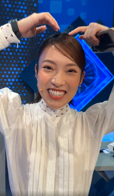 Khánh Vy cũng được tin tưởng giao dẫn chương trình Thế giới nghiêng - Bản tin Thời sự Quốc tế ở VTC1; Đảm nhiệm vai trò dẫn dắt chương trình của 3 show VTV7 - Ielts on the go, Follow us, Crack Em Up (năm 2017).