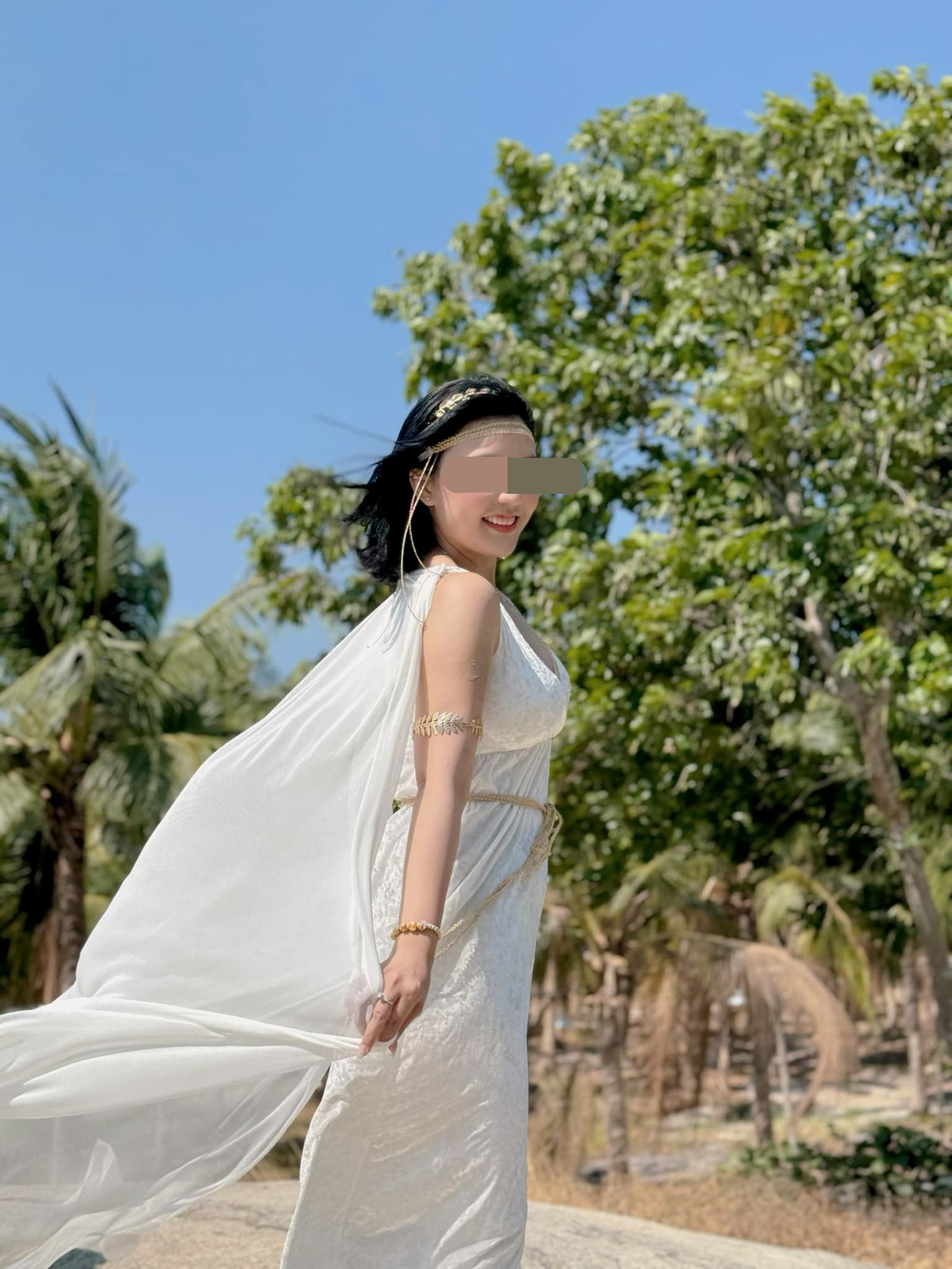 Bên cạnh những video review các địa điểm ăn uống, H.K.D.D cũng được giới trẻ yêu thích qua những video dạy học tiếng Trung hay những video chia sẻ về quan niệm trong cuộc sống.