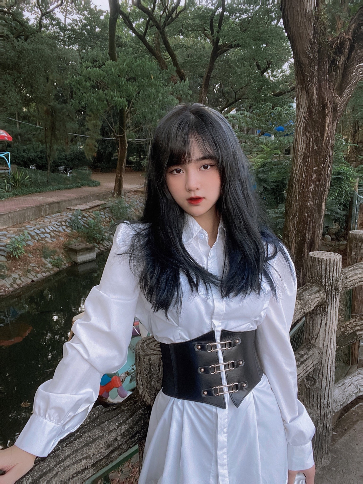 Ngoài tư duy chơi bóng, Tuấn Tài còn được lòng dân mạng bởi vẻ ngoài đẹp trai như tài tử. Chàng cầu thủ đến từ Đắk Lắk sở hữu gương mặt hiền lành, thư sinh cùng chiếc mũi cao vút.