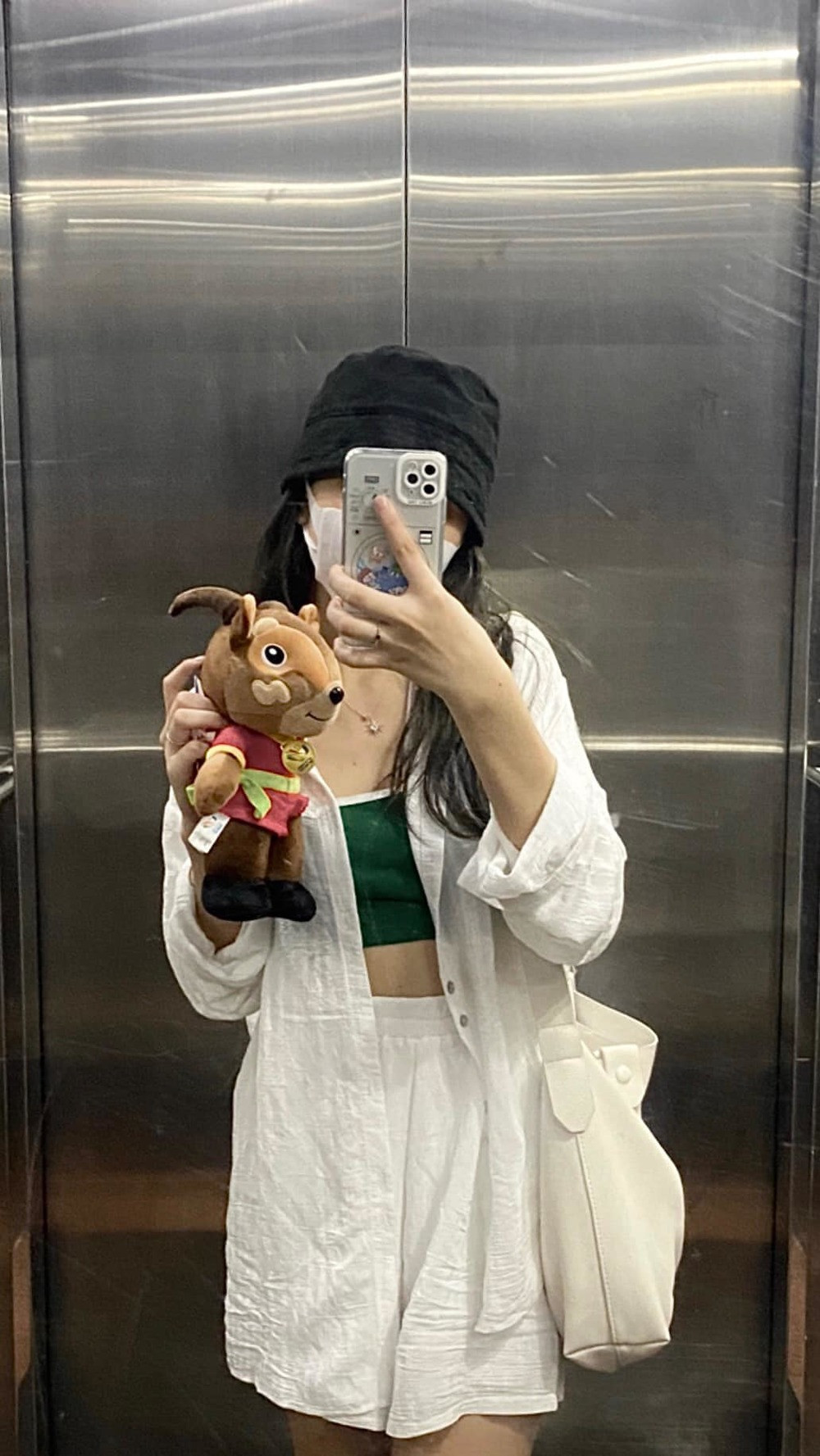 Vào trang cá nhân của Ngọc Diệp, có thể thấy cô nàng thường khoe những bức ảnh xinh đẹp của bản thân, cùng vóc dáng chuẩn chỉnh.