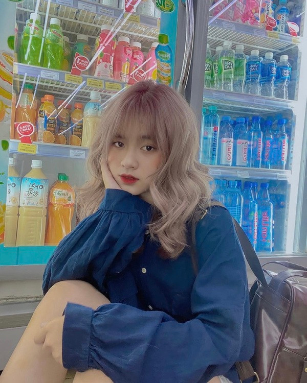 Với chiến thắng của Phan Tuấn Tài, Ngọc Diệp đã được bạn trai "thưởng nóng" ngay chú Sao la - linh vật của kỳ SEA Games 31. Cô bạn chia sẻ trên trang cá nhân: "Bạn ấy đã giữ lời hứa. Chúc mừng U23 Việt Nam."