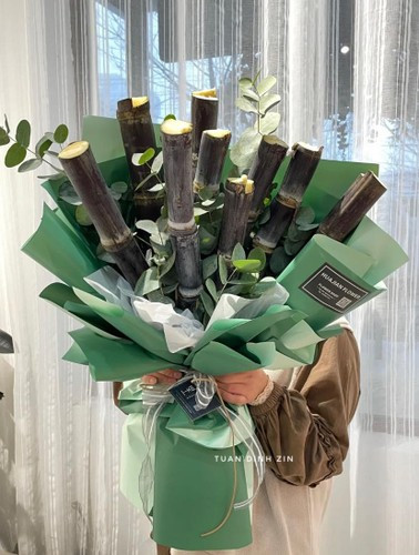 Bó hoa cây mía cực độc cũng chỉ dành cho cô gái có tâm hồn ăn uống.