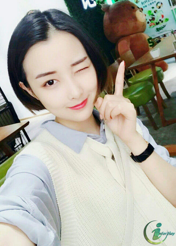 Vì quá xinh xắn, hot girl Trung Quốc tên Đóa Nhi khiến trái tim của không ít khách hàng nam tan chảy mỗi khi bước vào quán.