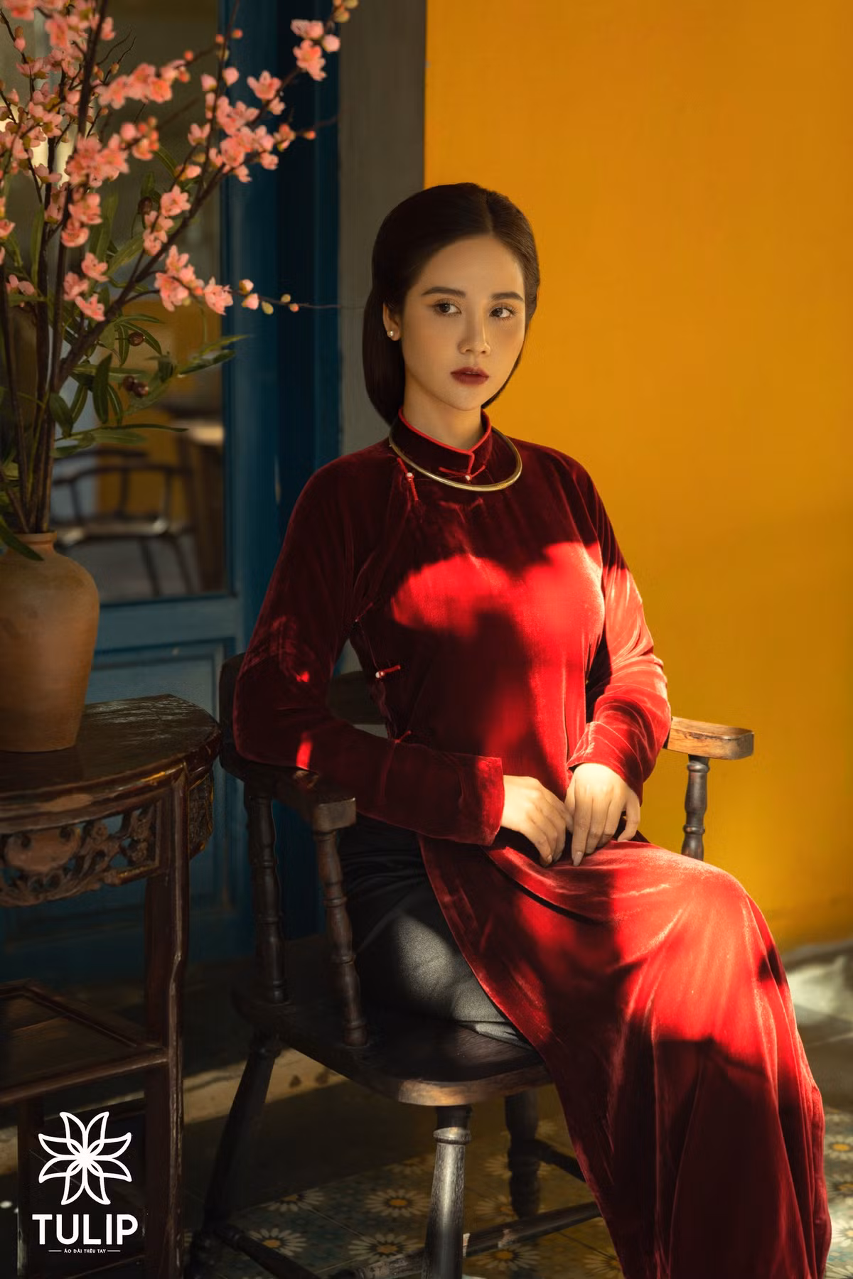 Tuy nhiên cũng cần phải chú ý tránh làm ảnh hưởng đến những người xung quanh, nhất là ở các phiên chợ, nơi đông đúc người qua lại.