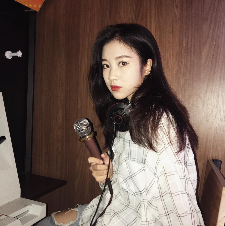 Bên dưới bình luận, viewer liên tục sôi nổi để lại ý kiến, dành lời có cánh cho Nắng.