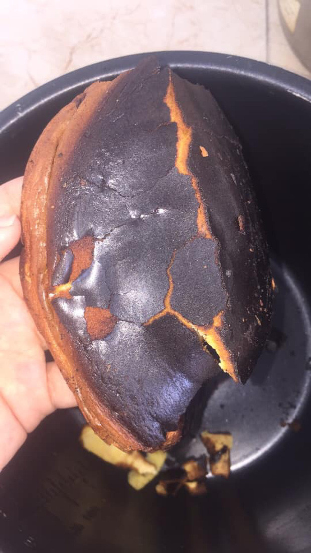 Cũng chỉ vì sự lãng quên mà một thảm họa nấu nướng nữa đã diễn ra với cô nàng làm món bánh ngọt quả bàng.