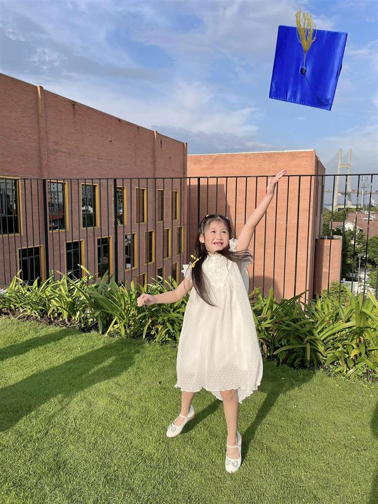 Yuki là con gái thứ hai của vợ chồng Đoàn Di Băng - Nguyễn Quốc Vũ. Trong ba chị em gái, cô bé này được nhận xét có tính khí giống mẹ nhất, mạnh mẽ và dứt khoát.