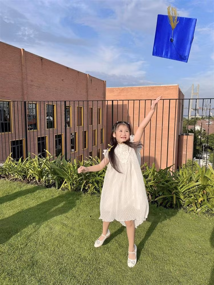 Yuki là con gái thứ hai của vợ chồng Đoàn Di Băng - Nguyễn Quốc Vũ. Trong ba chị em gái, cô bé này được nhận xét có tính khí giống mẹ nhất, mạnh mẽ và dứt khoát.