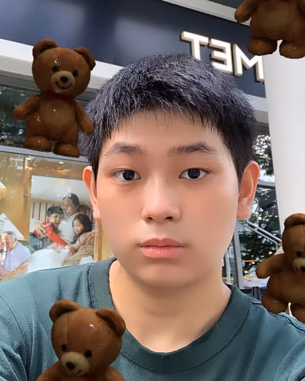 Cách đây không lâu Gia Kỳ từng gây lùm xùm với chính idol và bị Ngọc Trinh bỏ follow. Sự việc được chính "thiếu gia quận 7" giải thích nhưng chưa rõ mọi chuyện.