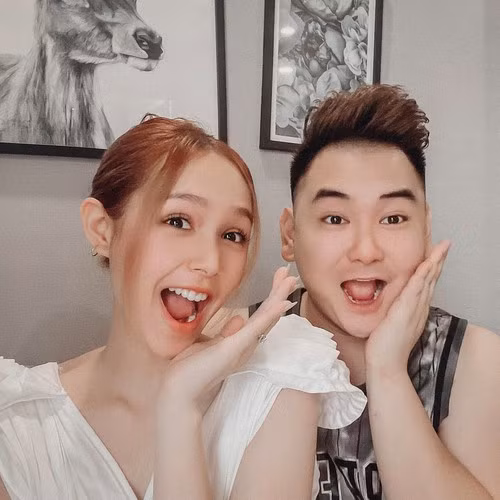 Hiện tại, cuộc sống hôn nhân của Xoài Non và chồng rất hạnh phúc. Cô thường xuyên chia sẻ trên trang cá nhân hình ảnh về gia đình chồng rất vui vẻ, thỉnh thoảng xen lẫn những khoảnh khắc với hội bạn thân Linh Ngọc Đàm và em chồng Diệp Lâm Anh.