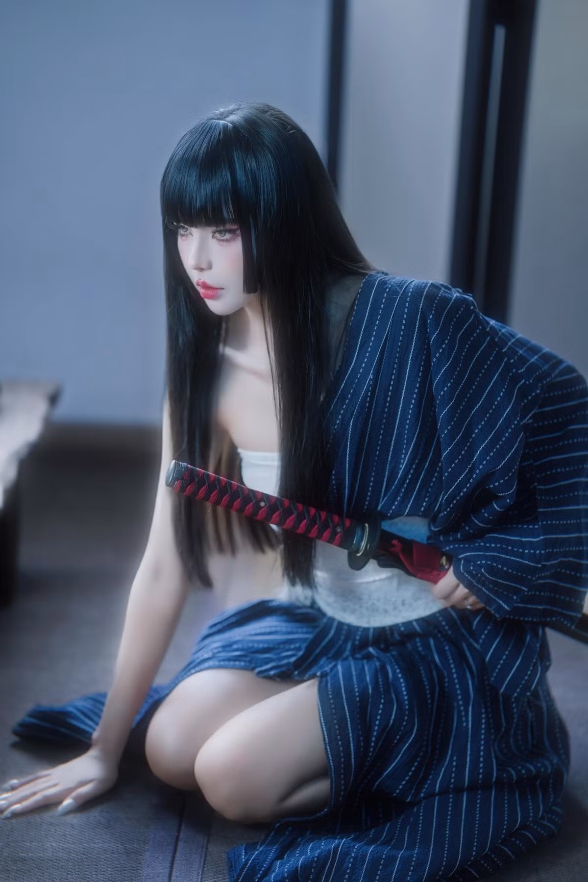 Không chỉ dừng lại ở việc hóa thân thành nhân vật, Mai Dora còn chú trọng đến từng chi tiết trong mỗi bộ ảnh cosplay.