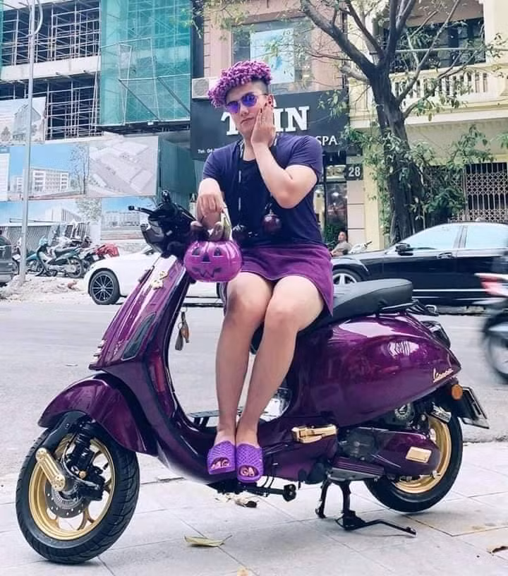 Mỗi năm, dân tình lại tìm ra một một sắc làm chao đảo và gây bão suốt cả năm. Có thể vì màu sắc đó đẹp, nhưng cũng có thể do nó quá ám ảnh và "tra tấn" mắt người nhìn.