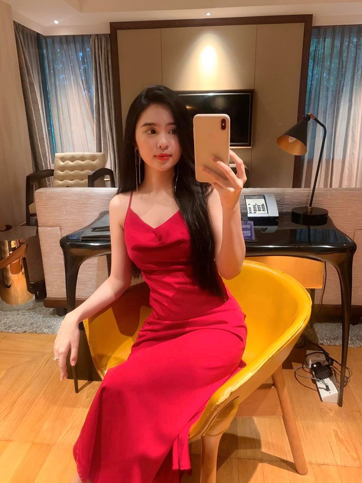 Ngoài ra, Ái Phi còn thường xuyên chạy bộ vừa giúp đốt cháy calo lại vừa tăng cường sức khỏe cũng như tạo được tâm lý thoải mái khi vận động.