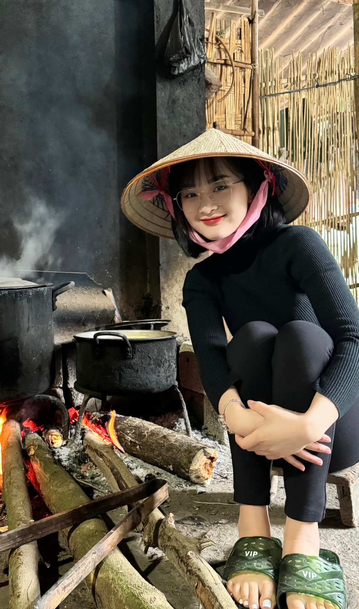 Được biết, trước đó Gấm Kami còn tậu bàn bida 80 củ để tiện cho việc luyện tập lẫn giải trí của mình tại nhà riêng.