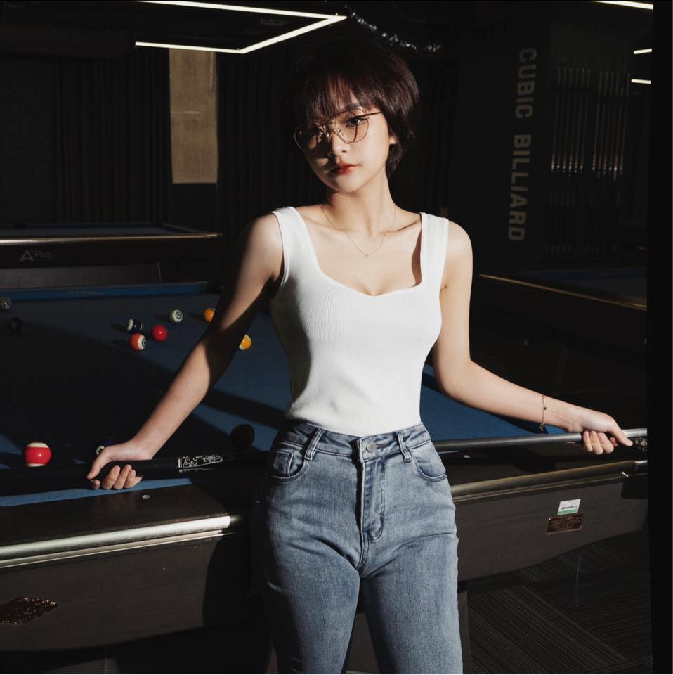 Ở một giải đấu cần những chiêu đi bóng điêu luyện, kỹ năng cao thì Gấm Kami đã thể hiện cú đề pa khó hiểu khiến người xem thất vọng toàn tập.