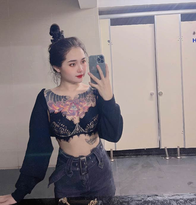 “Xích mích chủ yếu đến từ những điều rất nhỏ nhặt trong cuộc sống hằng ngày. Không có tiếng nói chung, cảm xúc bị dồn nén, trong khi anh ấy chọn im lặng thì mình lại thường bộc phát ra hết nên không tránh được cãi vã”, H’Linh tâm sự.