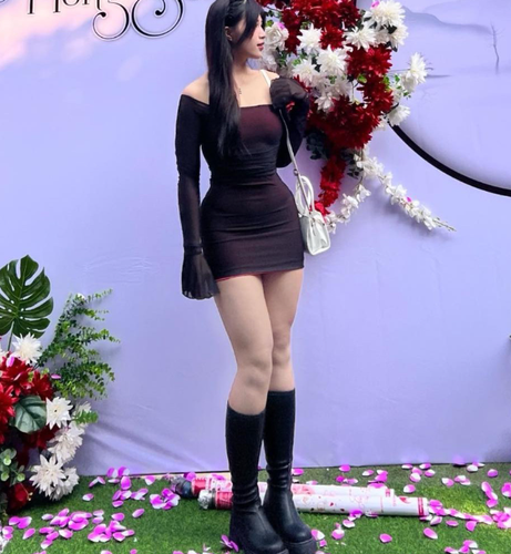 Có thể thấy, Anh Thơ rất biết tận dụng thế mạnh ngoại hình, nhờ đó “ghi điểm” trong mắt CĐM và ngày càng được yêu quý hơn.