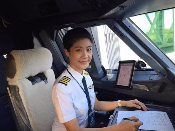 Khi nói về công việc của mình, Huỳnh Lý Đông Phương luôn khiêm tốn cho rằng còn rất nhiều người xung quanh và đồng nghiệp của mình còn vất vả, hy sinh nhiều hơn thế.