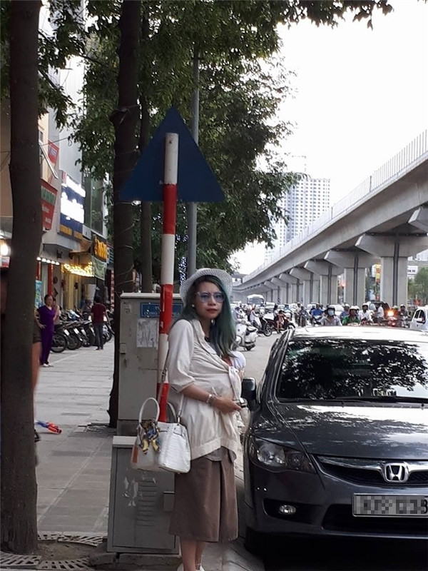 Trước đó, Bella đã quỵt tiền không biết bao nhiêu người với đủ các chiêu trò lì lợm như vu khống hay những màn "bắn rap" với những ngôn từ tục tĩu.