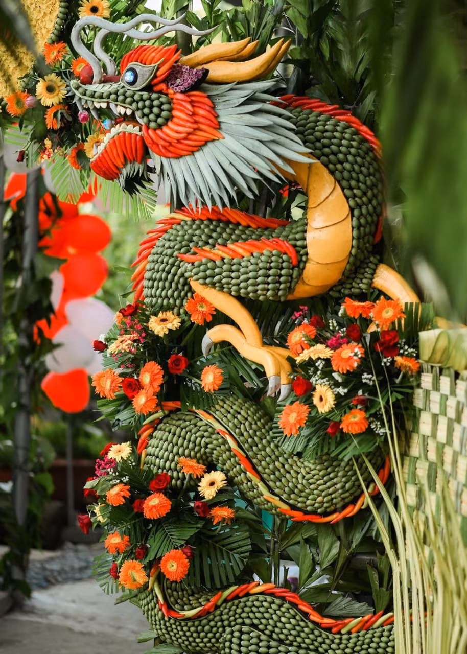 hông ít lần dân tình phải ngạc nhiên trước độ sáng tạo của những mẫu cổng đám cưới độc đáo lại còn “ngon mắt”.