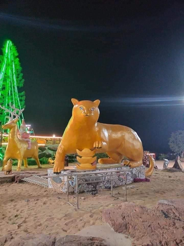 Nhưng dù là dưới góc độ nào đi chăng nữa, mọi người vẫn tấm tắc khen vì linh vật Vũng Tàu hết sức đáng yêu. Mọi người mong rằng, các tỉnh nối gót sau sẽ có những sản phẩm đa dạng và chất lượng hơn cả.