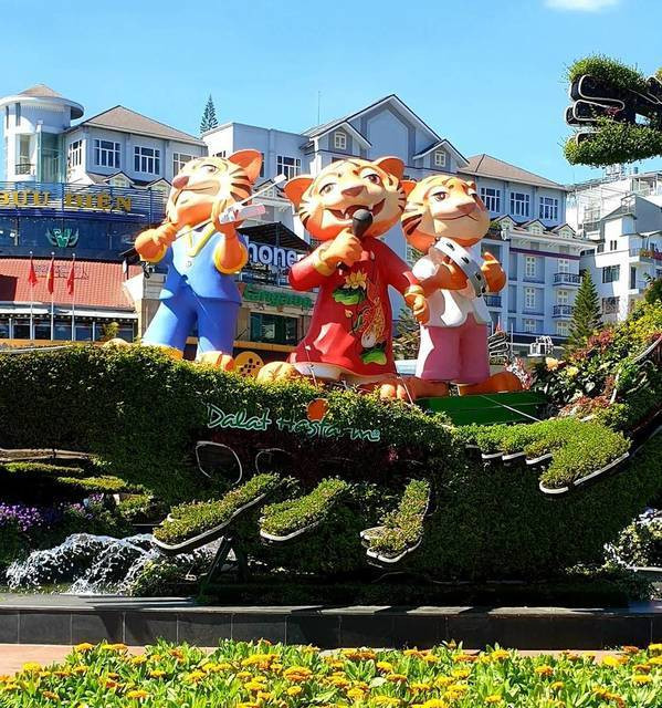 Trước ý kiến của dân mạng, nhiều tỉnh đã tiến hành đưa linh vật về tu sửa rồi mới mang ra trưng bày lại.