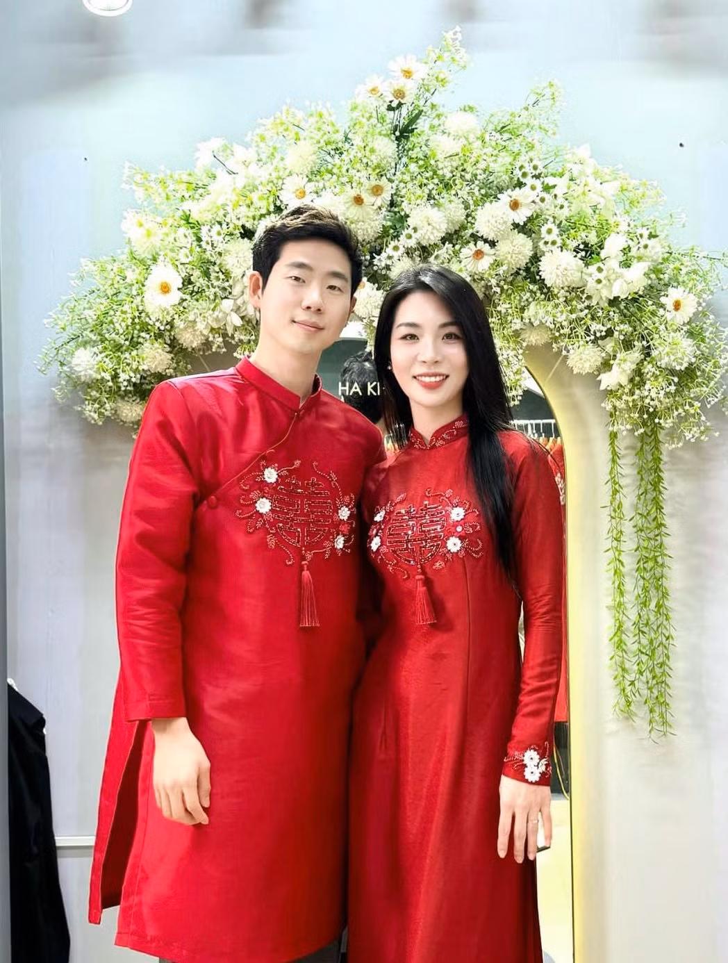 Nhiều người theo dõi cảm thấy thích thú vì thấy Robin cố gắng hoà nhập với văn hoá Việt, không ngại đi chợ trả giá, bắt chuyện và làm quen với bà con hàng xóm ở quê của bạn gái.