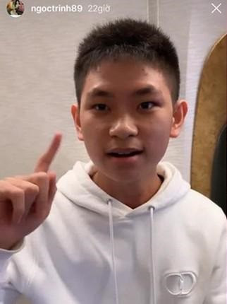 Không quá khó hiểu khi vì sao nhiều cư dân mạng tin rằng rich kid Gia Kỳ sẽ sẵn sàng chi vài trăm triệu để tặng gương cho thần tượng của mình.