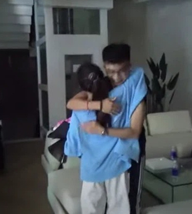 Bên cạnh câu trả lời khá hay, tin nhắn của Linh Ngọc Đàm và Bụt khá khó hiểu, không dịch chắc cũng làm khó nhiều người.