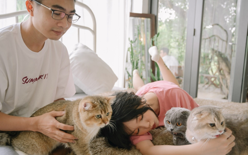 Dù đã chia tay nhưng Linh Ngọc Đàm và Bụt vẫn đi du lịch chung với nhóm bạn.