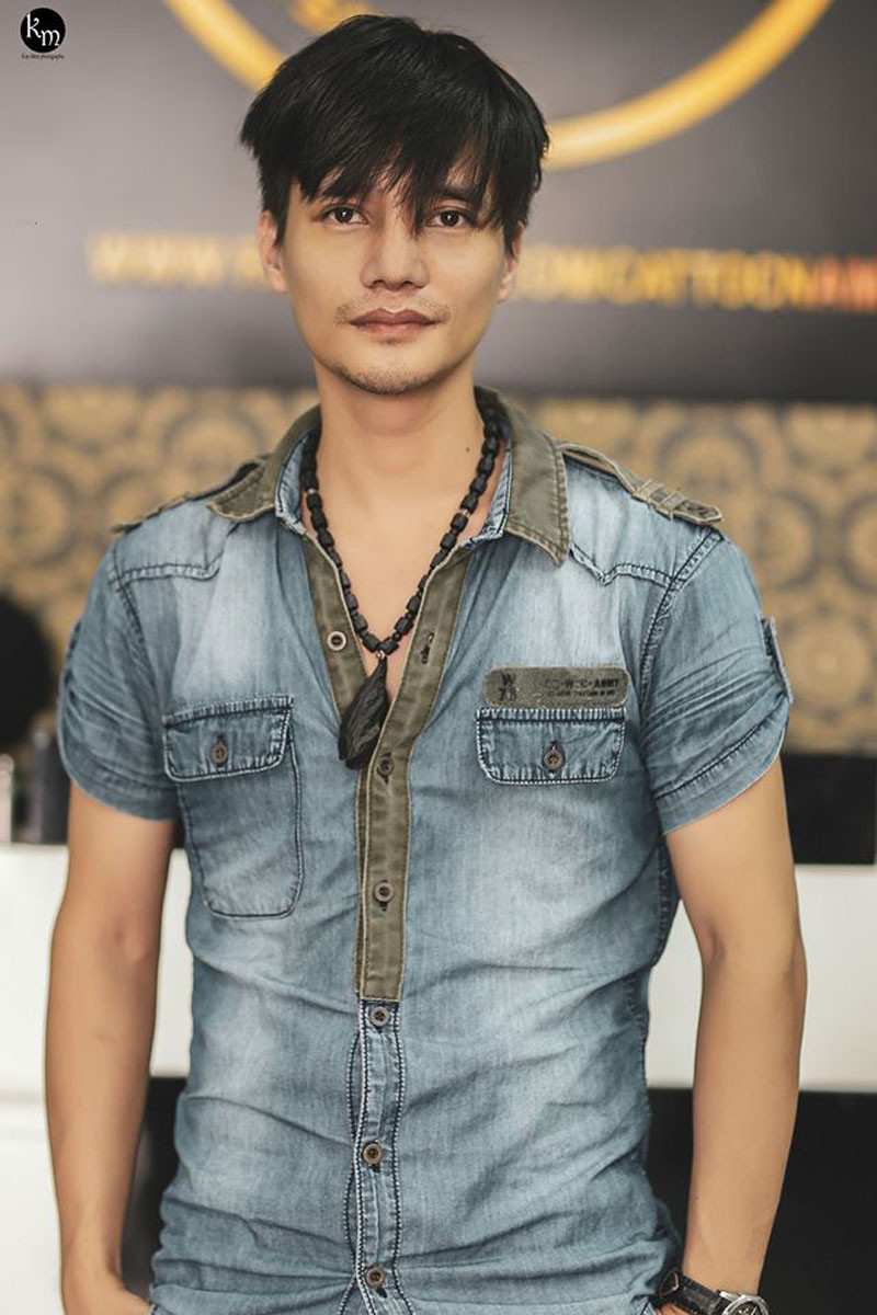 Trong bộ ảnh đánh dấu bước ngoặt nhan sắc, Lệ Rơi được nhận xét là sở hữu vẻ điển trai lai Tây.