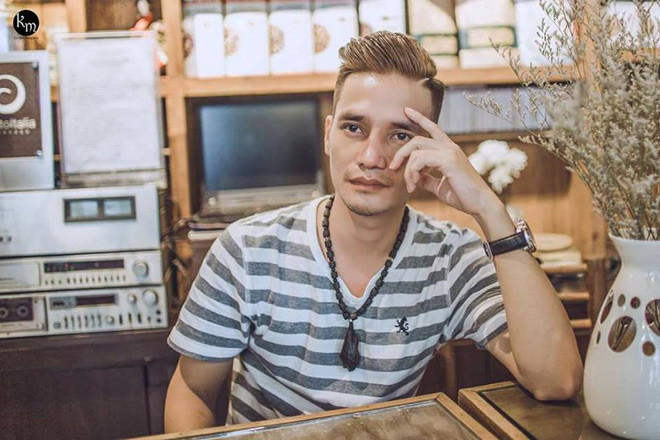 Sau thời gian im hơi lặng tiếng và được cho là để tập chung đi làm công nhân ổn định cuộc sống, mới đây thảm họa mạng Lệ Rơi lại tái xuất cùng bản cover gây chú ý.