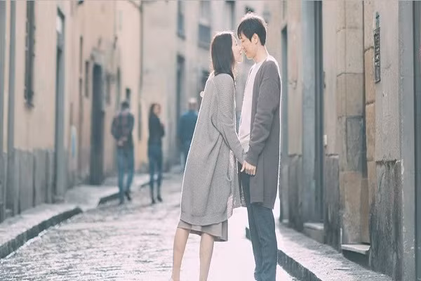 Dan ong yeu ban that long doi tay anh ay se lam dieu nay