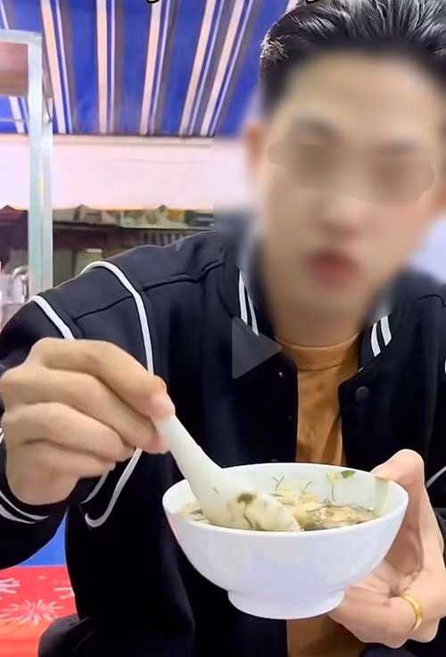 Qua tìm hiểu được biết, 2 TikToker bị chủ quán “miễn tiếp” là N.Ô.N., với hơn 415 nghìn lượt follow và 12,4 triệu lượt thích.