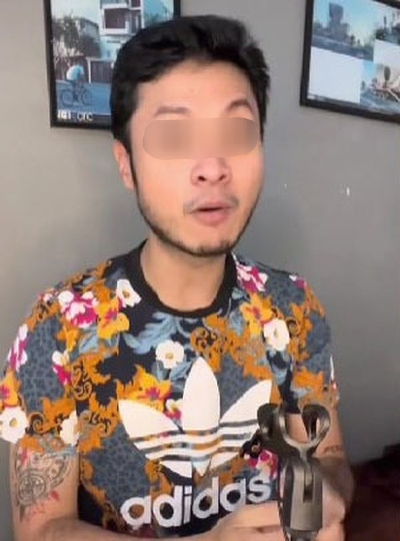 Dù chưa rõ thực hư sự việc nhưng dân tình chia làm 2 phe tranh cãi về việc quán làm đúng hay sai. Nhiều người cho rằng, quán công khai đưa ra quan điểm từ chối khách như vậy là chưa đúng.