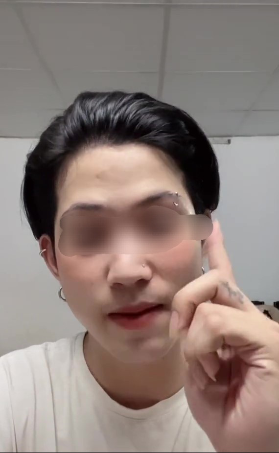 Hiện sự việc vẫn đang gây tranh cãi dữ dội ở nhiều diễn đàn mạng xã hội.