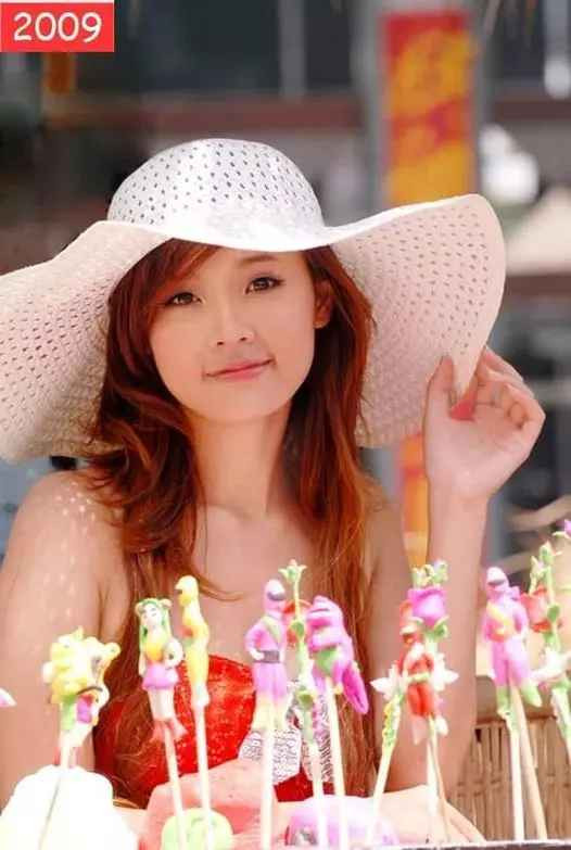 Đu trend theo trào lưu khoe ảnh những năm 2000, mới đây hot girl Midu cũng góp thêm một bức ảnh mới.